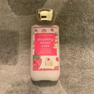 Strawberry Pound Cake Bakery Collection Lotion by Bath & Body Works - Exclusive